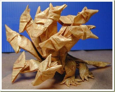 http://somethinbeautiful.blogspot.com/2008/11/20-amazing-origami-art-works.html